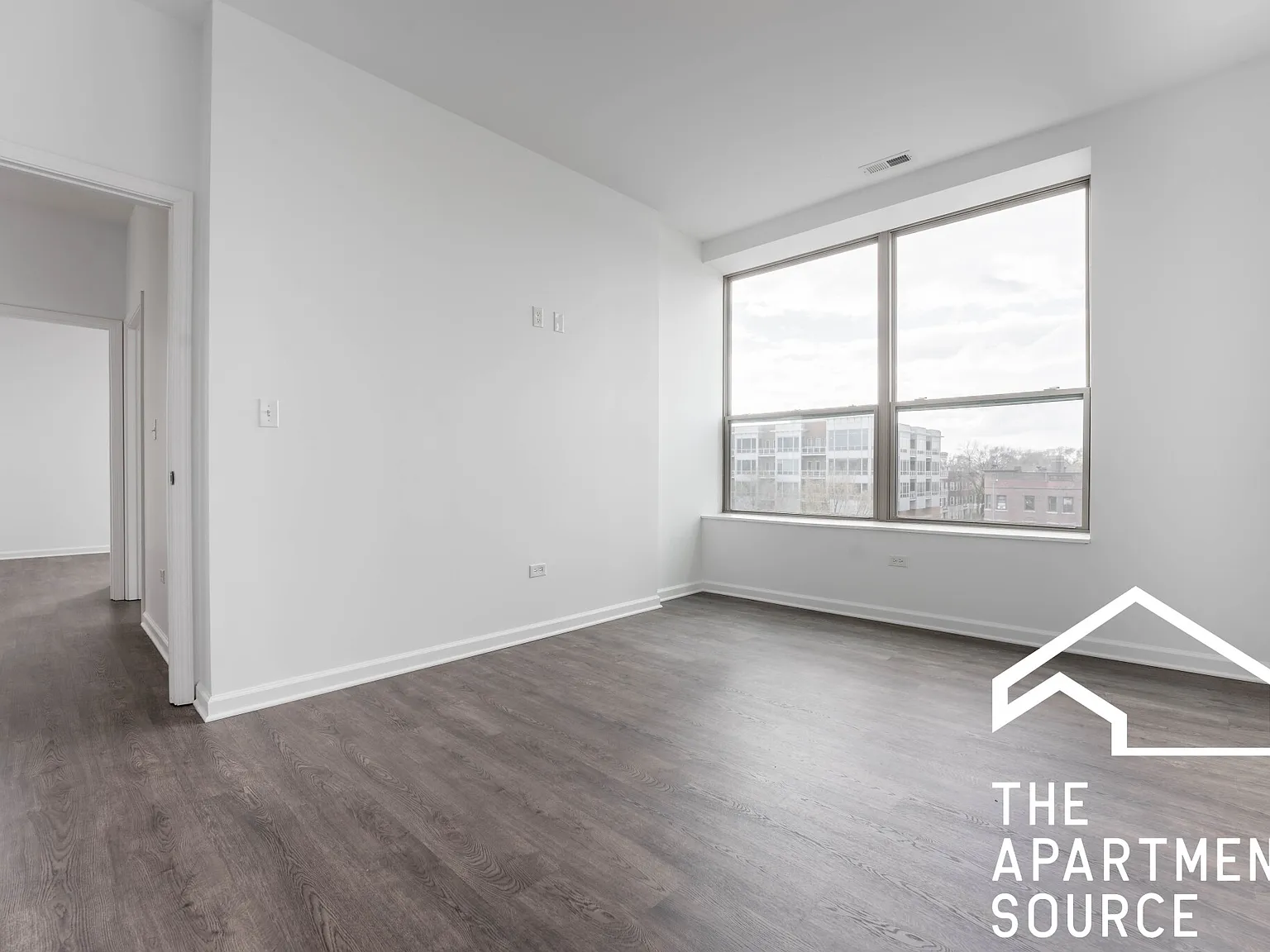 3 bed, 1100 sqft, $3,795 — Photo 3
