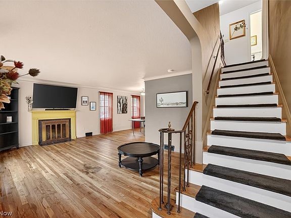 5th image of 1139 Castleton Rd