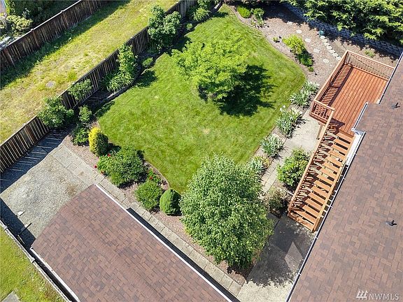 3rd image of 1814 20th Ave SE