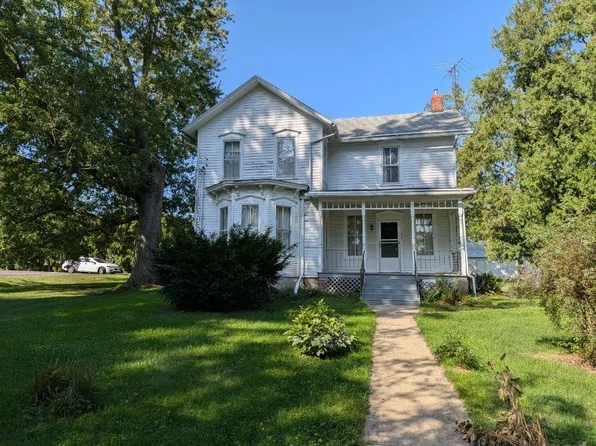 106 N Broadway St, Baileyville, IL 61007