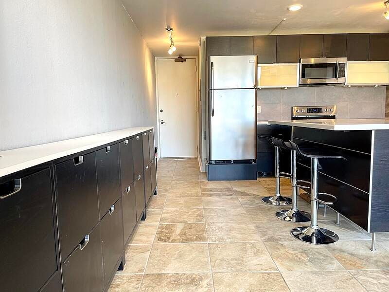 1st image of 320 Liliuokalani Ave APT 2303