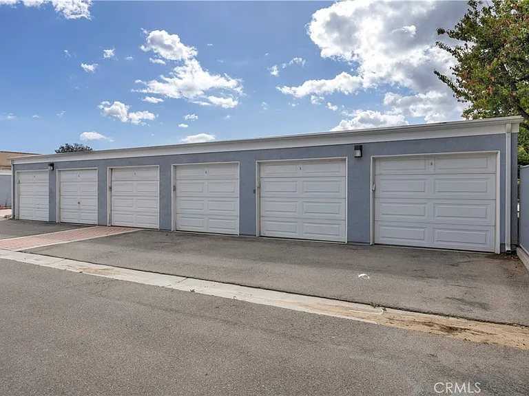 111 S Lakeview Ave — Photo 21