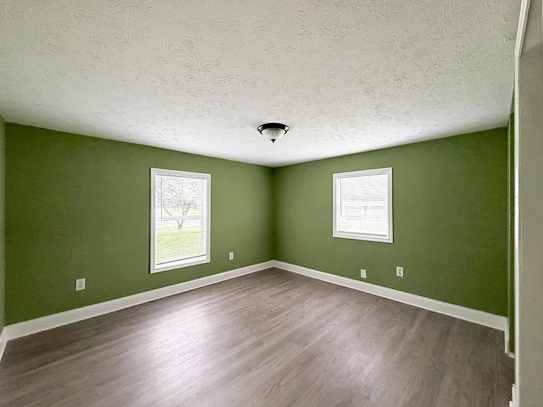 180 N Martin Ln — Photo 9