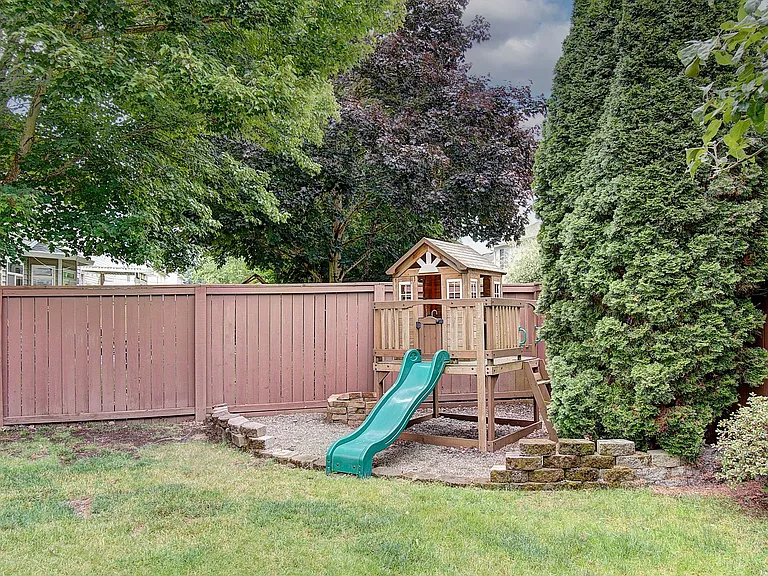16707 NE 11th St — Photo 38
