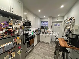 Rented by Metropolis International Realty Inc.