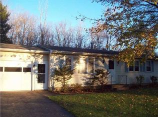 25 Garden Dr, Fairport, NY 14450