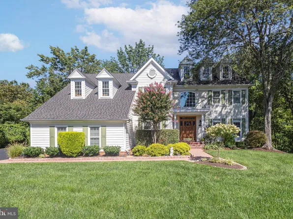 102 Saint Andrews Pl, Newtown, PA 18940