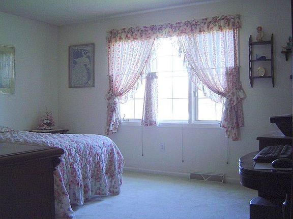4th image of 400 West Ave Unit E8