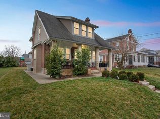 18 W Avon Rd, Brookhaven, PA 19015