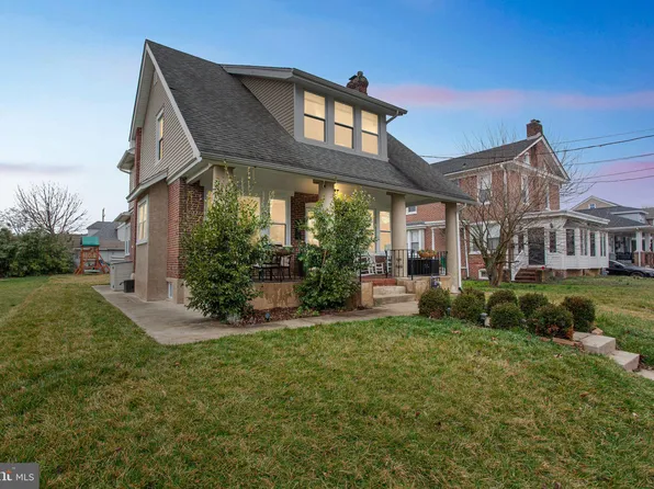 18 W Avon Rd, Brookhaven, PA 19015