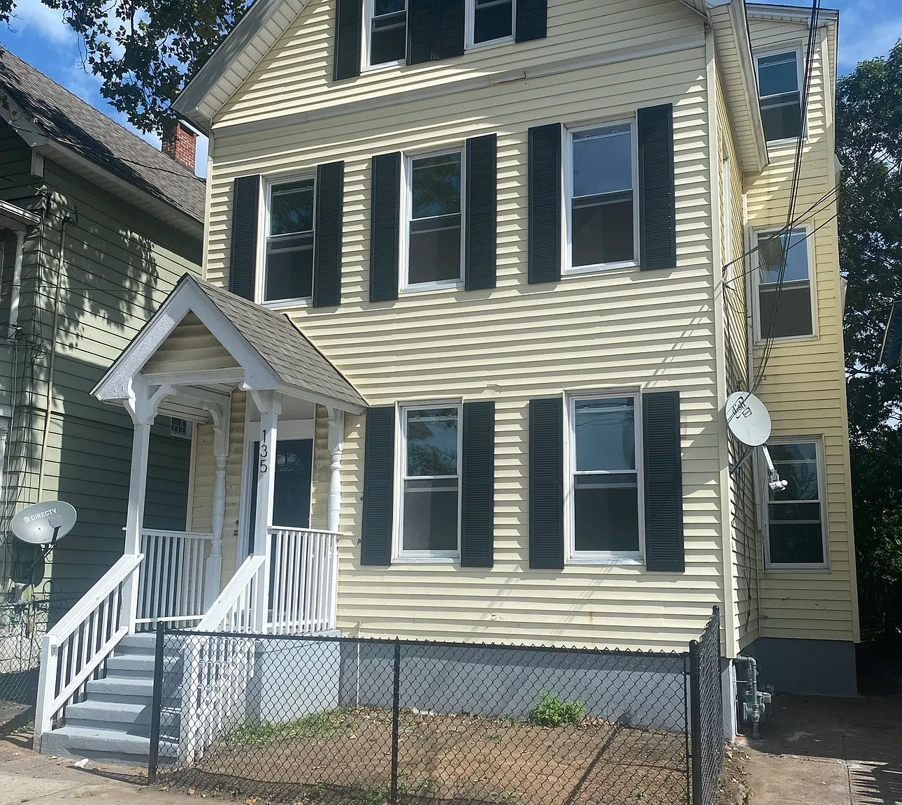 135 James St — Photo 1