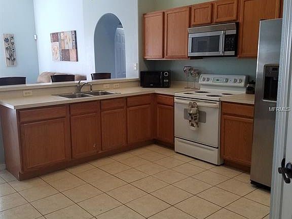 4th image of 1085 Stoneham Dr