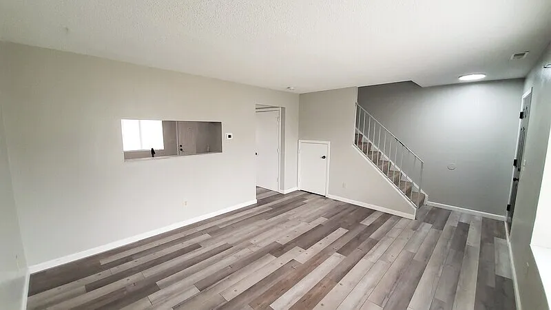 3 bed, 1.5 bath, 1120 sqft, $1,400 — Photo 3