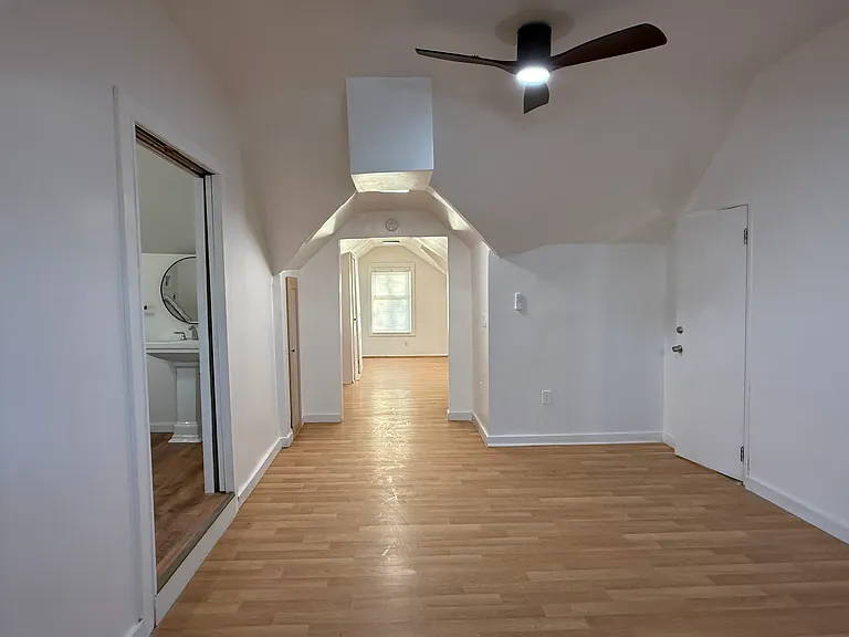 126 Argyle St #3 — Photo 10