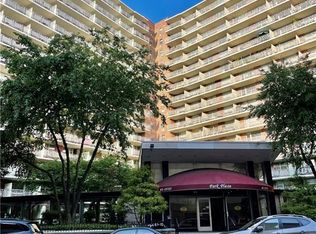 6115 97th St APT 15H, Rego Park, NY 11374