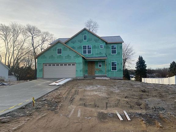 2nd image of 5872 Lynn Dr