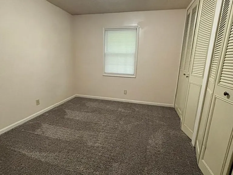 690 College Dr — Photo 7
