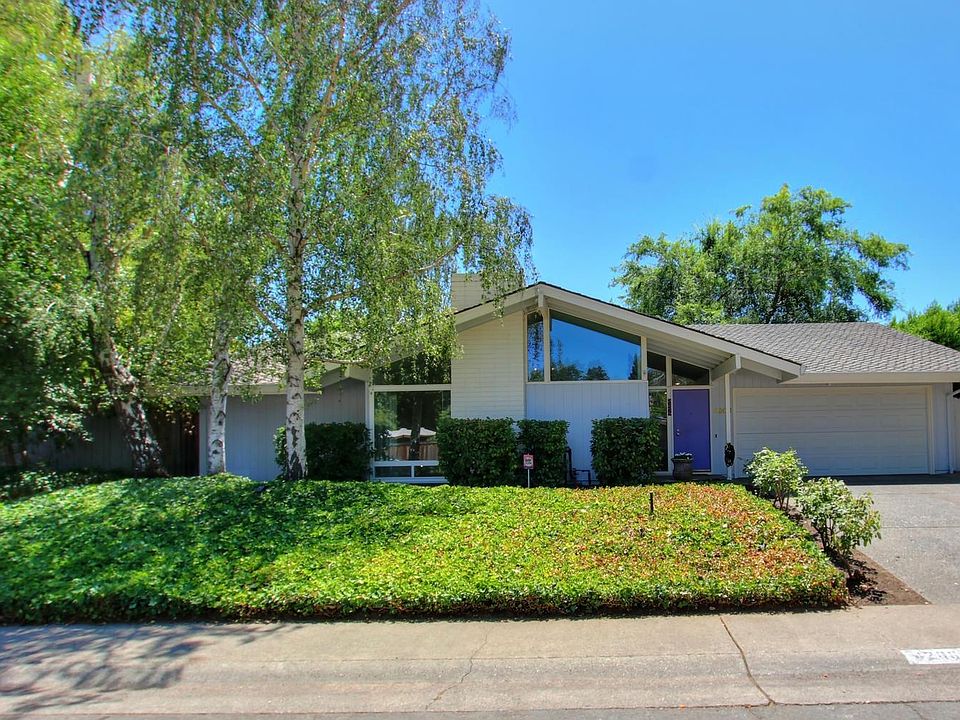 1st image of 4206 N River Way