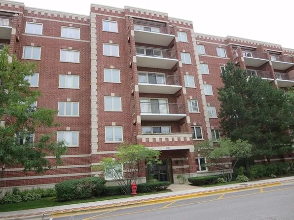 5005 Warren St #2-305, Skokie, IL 60077