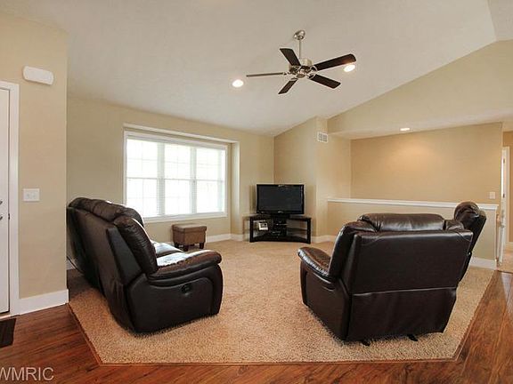 5th image of 7428 Medinah Dr