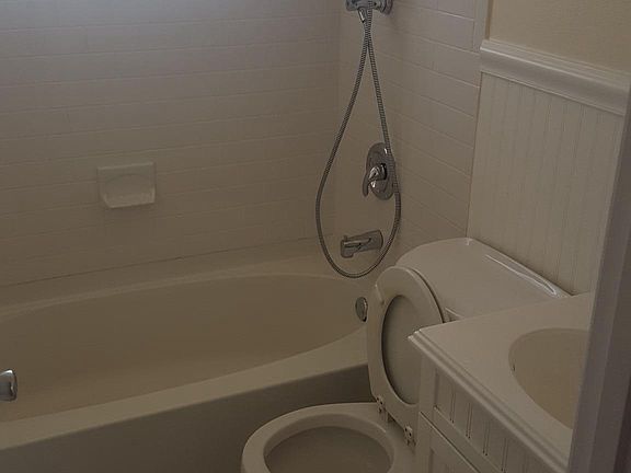 3rd image of 9260 Corregidor Ave