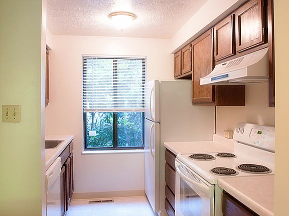 5th image of 3013 Shelley Dr
