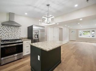 38 Rhodes Cir #1, Hingham, MA 02043