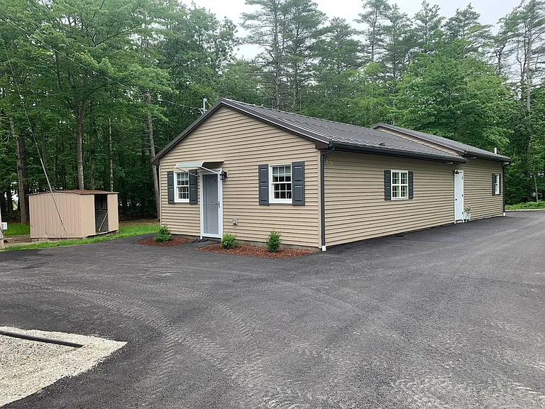 384 Shaker Rd #A — Photo 2