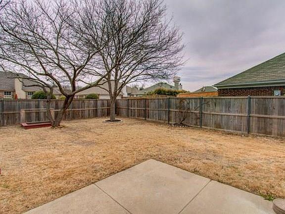 4th image of 6908 Chateau Dr #6908
