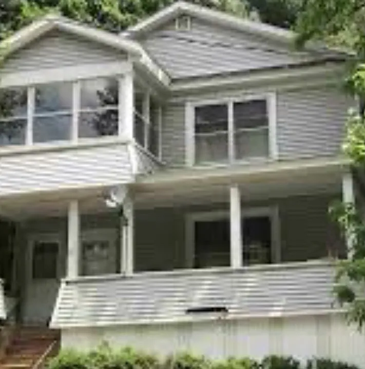 20 Meadow St #1