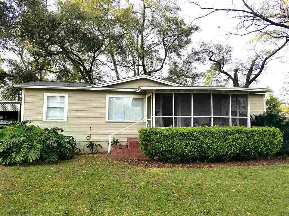 1st image of 2118 Harriet Dr