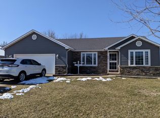 220 Juniper St NW, Demotte, IN 46310