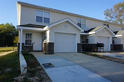 100 Corwin Dr — Photo 34