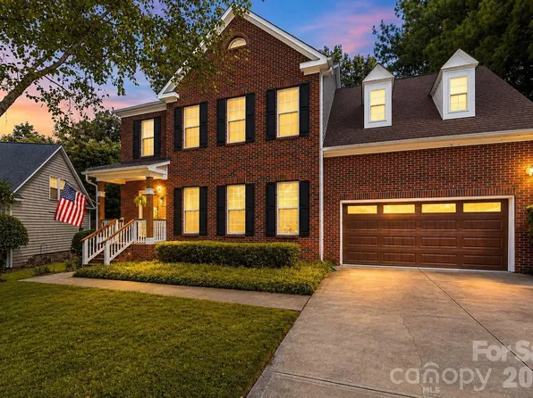 104 Oak Grove Ct, Fort Mill, SC 29715