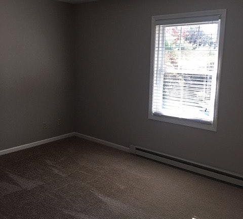 5th image of 840 Forest St APT 8