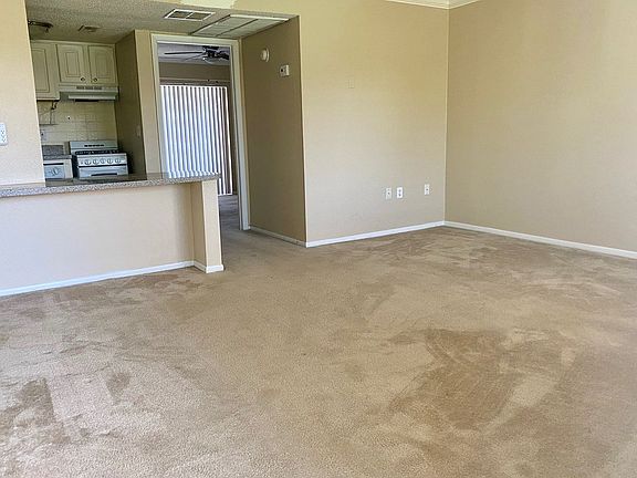 4th image of 121 Oyster Bay Cir APT 370