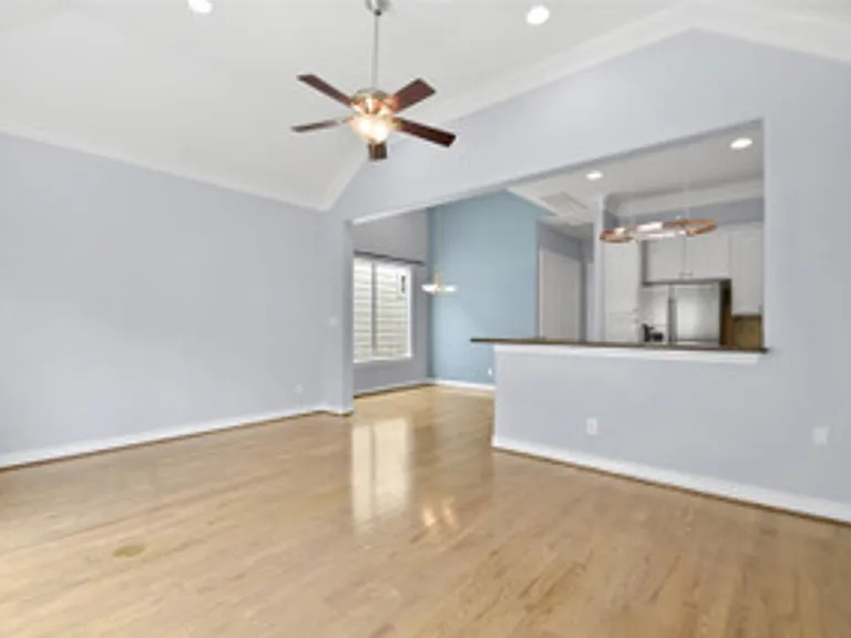 5954 Kansas St — Photo 3