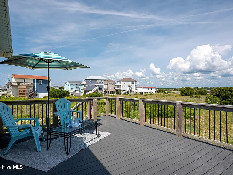 2999 Island Dr — Photo 11