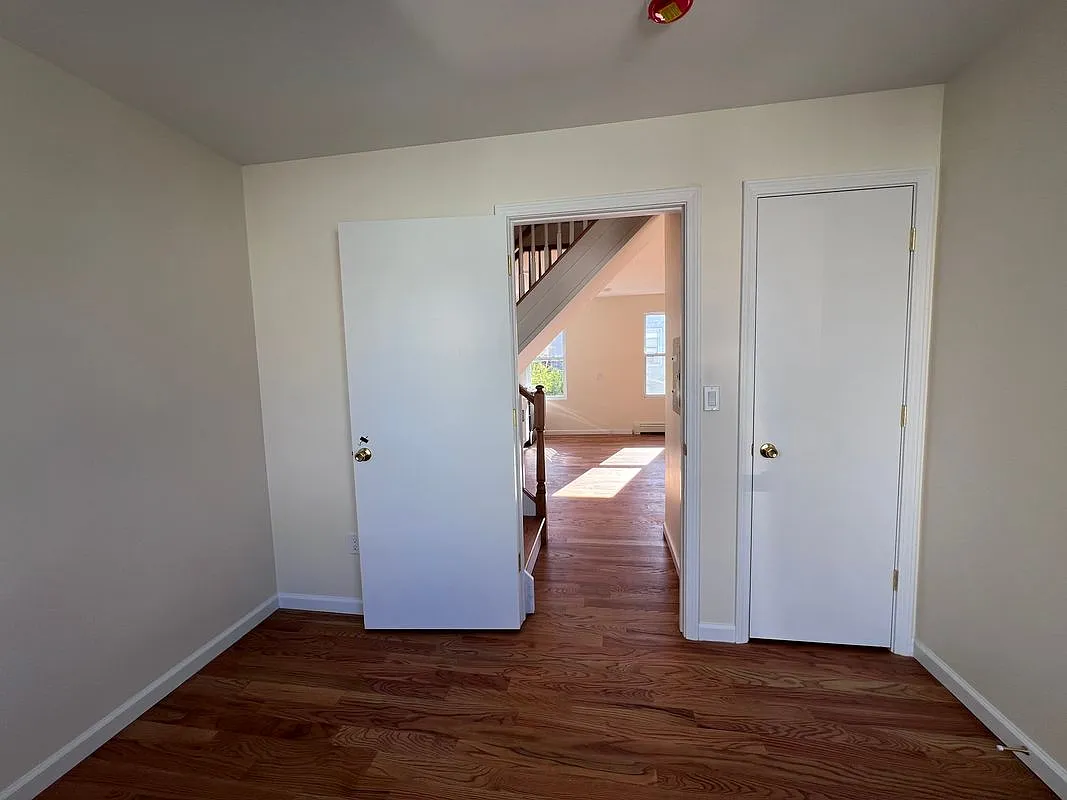 3 bed, 1.5 bath, 1700 sqft, $2,625 — Photo 3