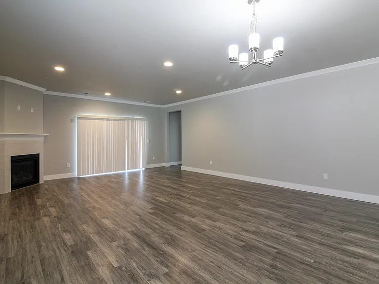 2452 Brodie Ln — Photo 7