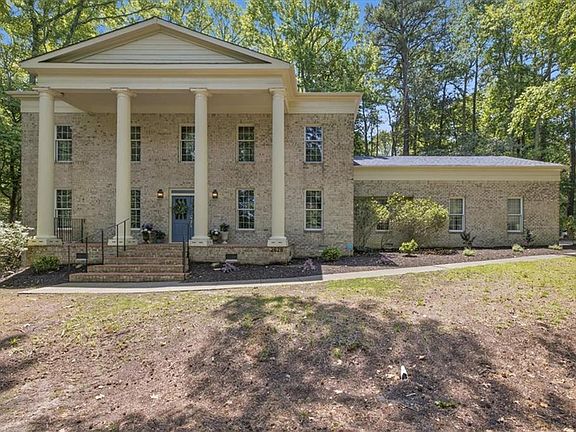 3rd image of 2628 Shorehaven Dr