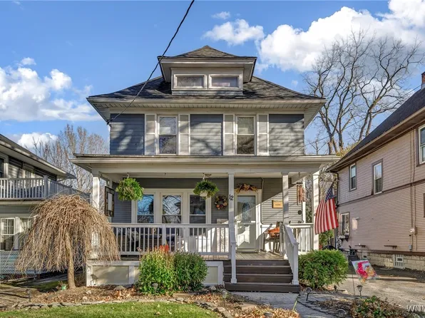 12 Lombardy St, Lancaster, NY 14086