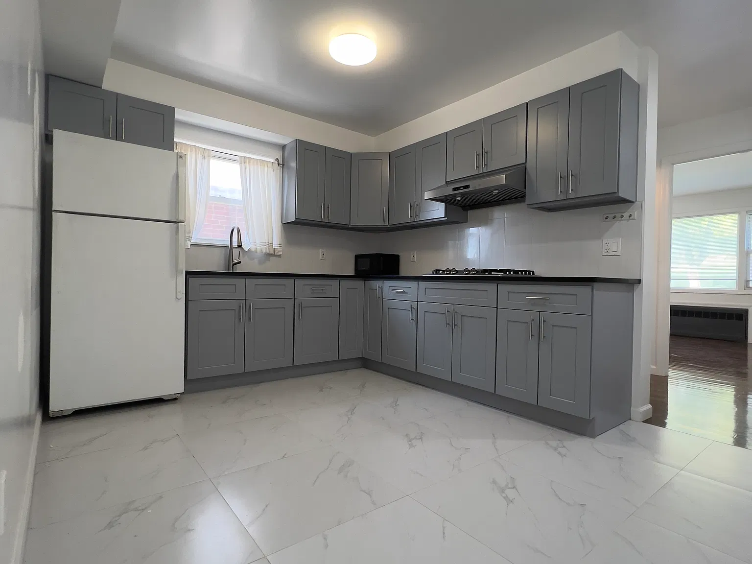 1 bed, 750 sqft, $1,800 — Photo 2