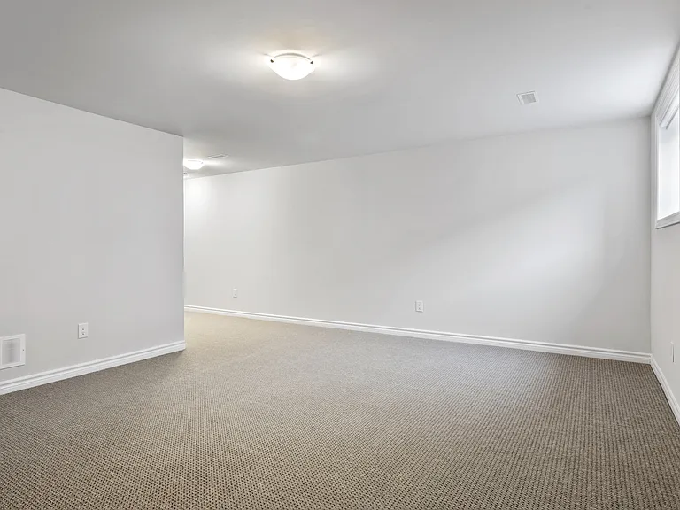 1072 Kijik Cres #1 — Photo 22