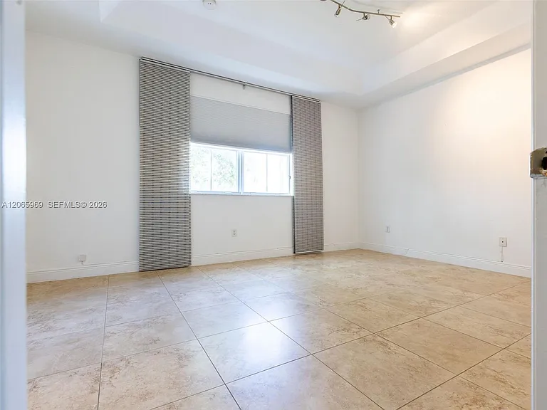 11406 NW 76th Ter #11406 — Photo 17