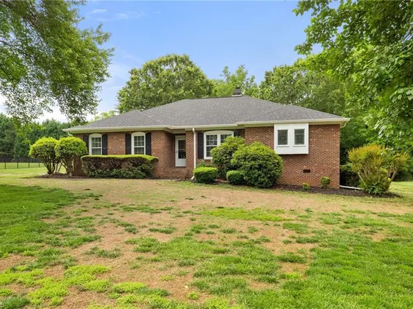 211 Hidden Creek Dr, Advance, NC 27006