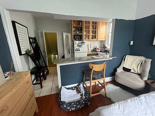 2227 Catharine St #2 Photo 1