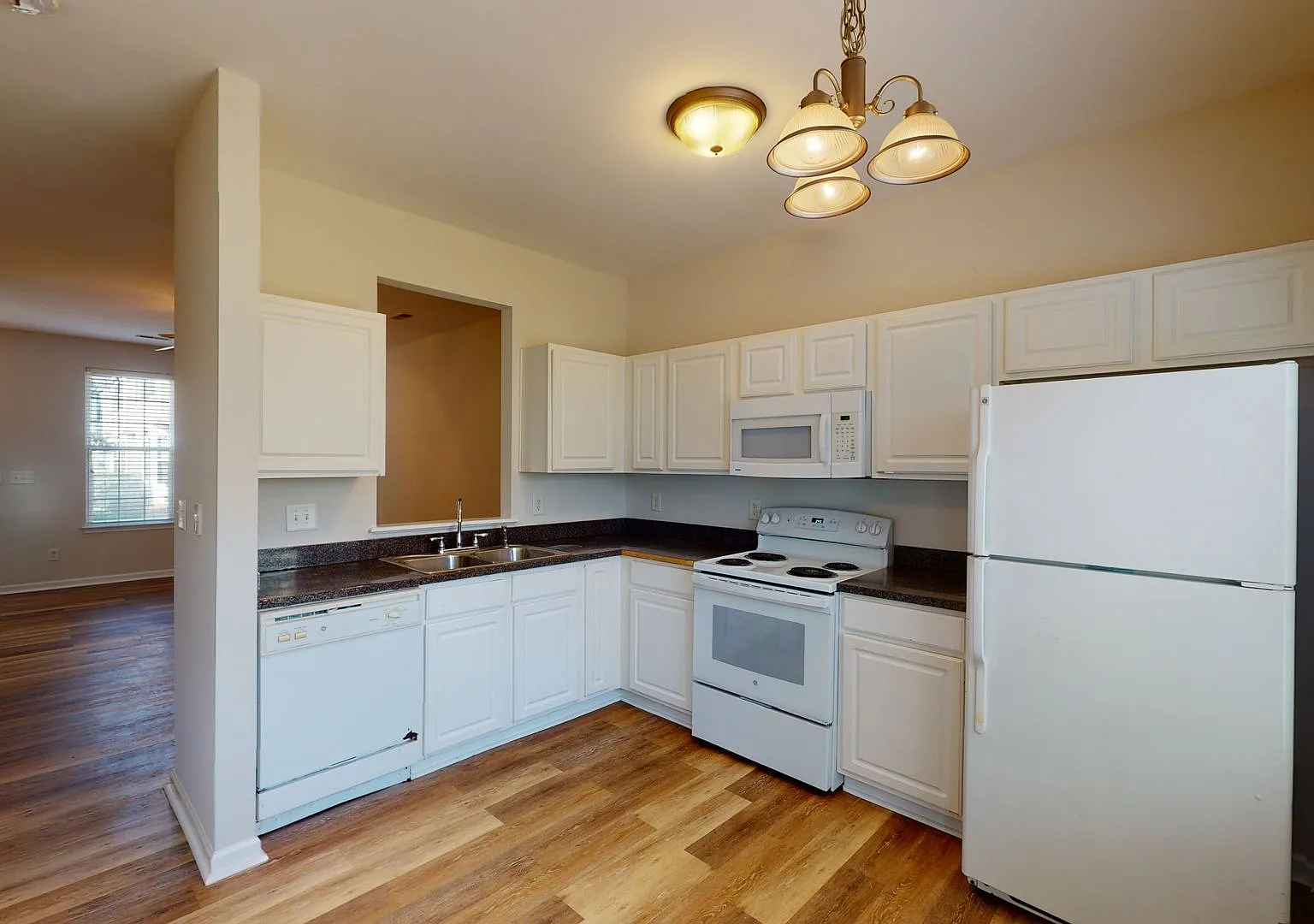 5545 Seths Drive — Photo 4