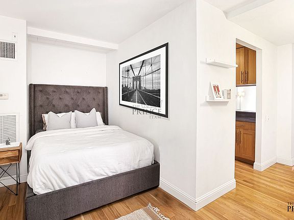 5th image of 88 Greenwich St APT 1812