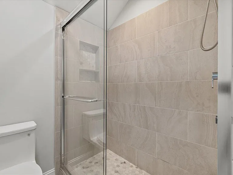 8704 Balbirnie Ct — Photo 30